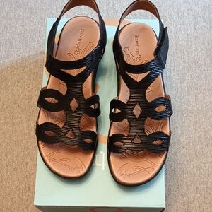 BareTraps Quillan Women's Black Sandals SZ 8.5 NWB